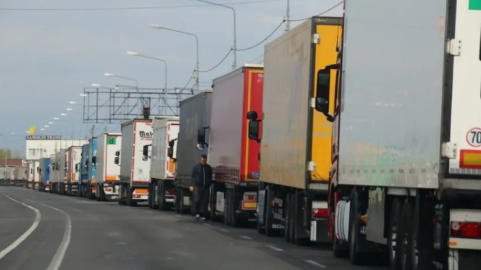 Restricții de circulație pentru camioane, de Ziua Muncii, pe A2, DN 7 și DN 39