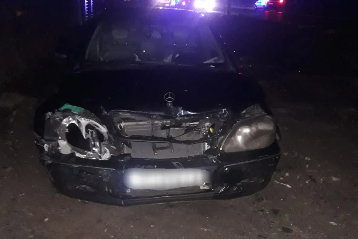 Femeie rănită ușor într-un accident rutier provocat de un șofer băut