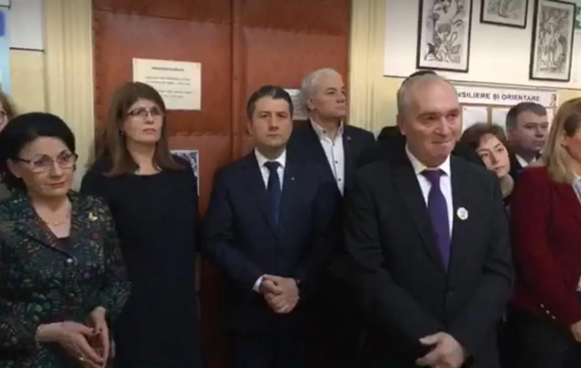 Ministrul Ecaterina Andronescu la Constanța. Cine plătește pentru greșeli?
