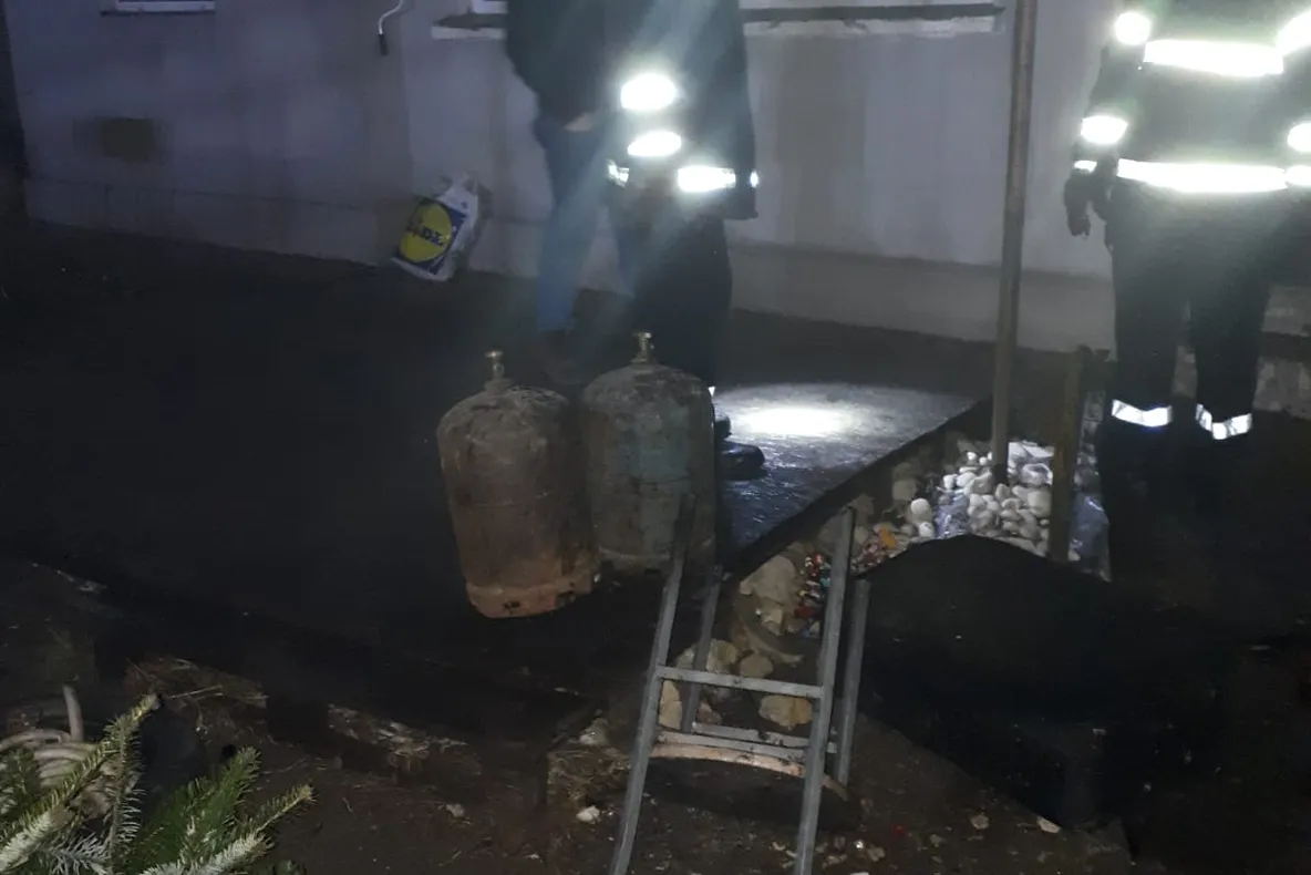 FOTO VIDEO| Incendiu puternic la Techirghiol