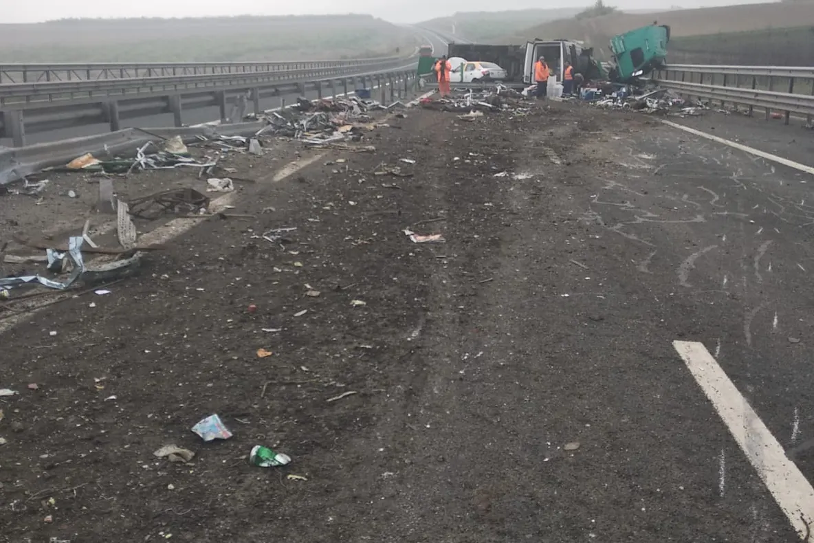 Circulație deviată pe A2 din cauza unui accident rutier