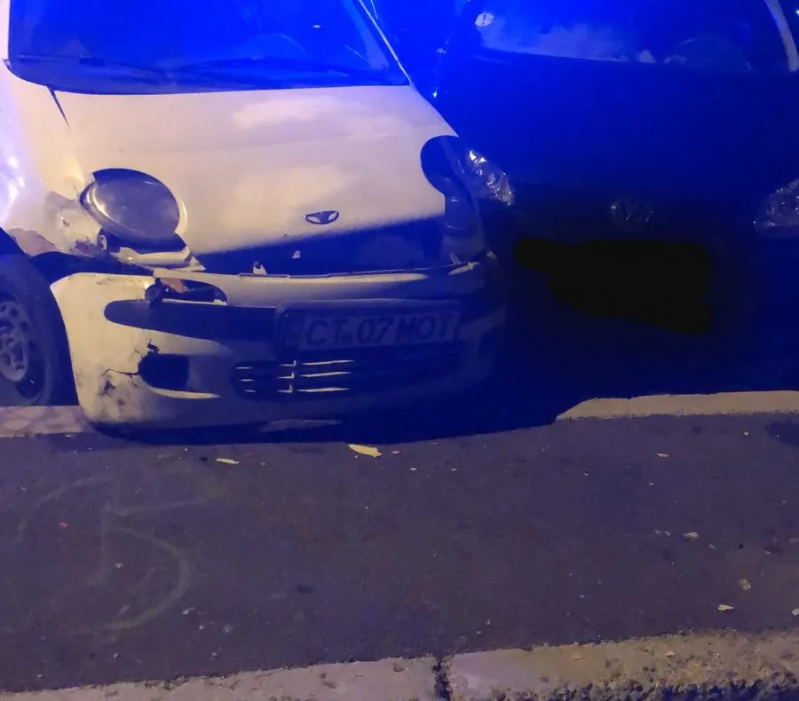 FOTO VIDEO| Minor la volan. Două mașini avariate și o femeie la spital