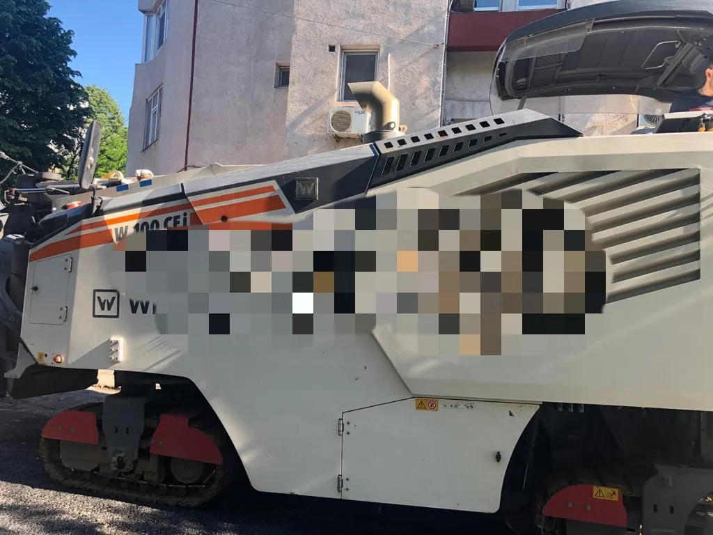 Anchetă a polițiștilor după ce un utilaj al Primăriei Constanța a fost vandalizat