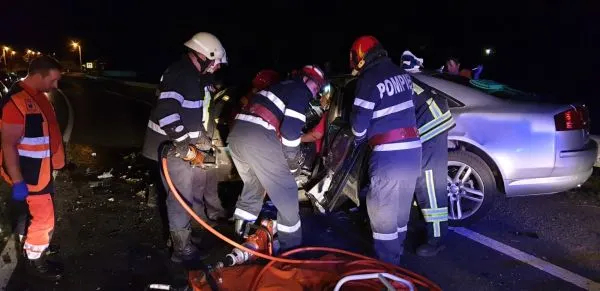 FOTO VIDEO| Copil grav rănit transportat cu elicopterul la spital