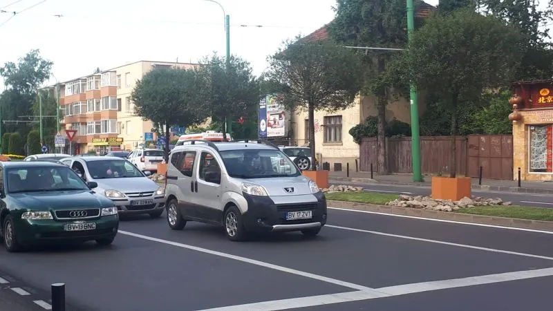 FOTO| Un bebeluș a murit după ce mașina în care se afla s-a răsturnat