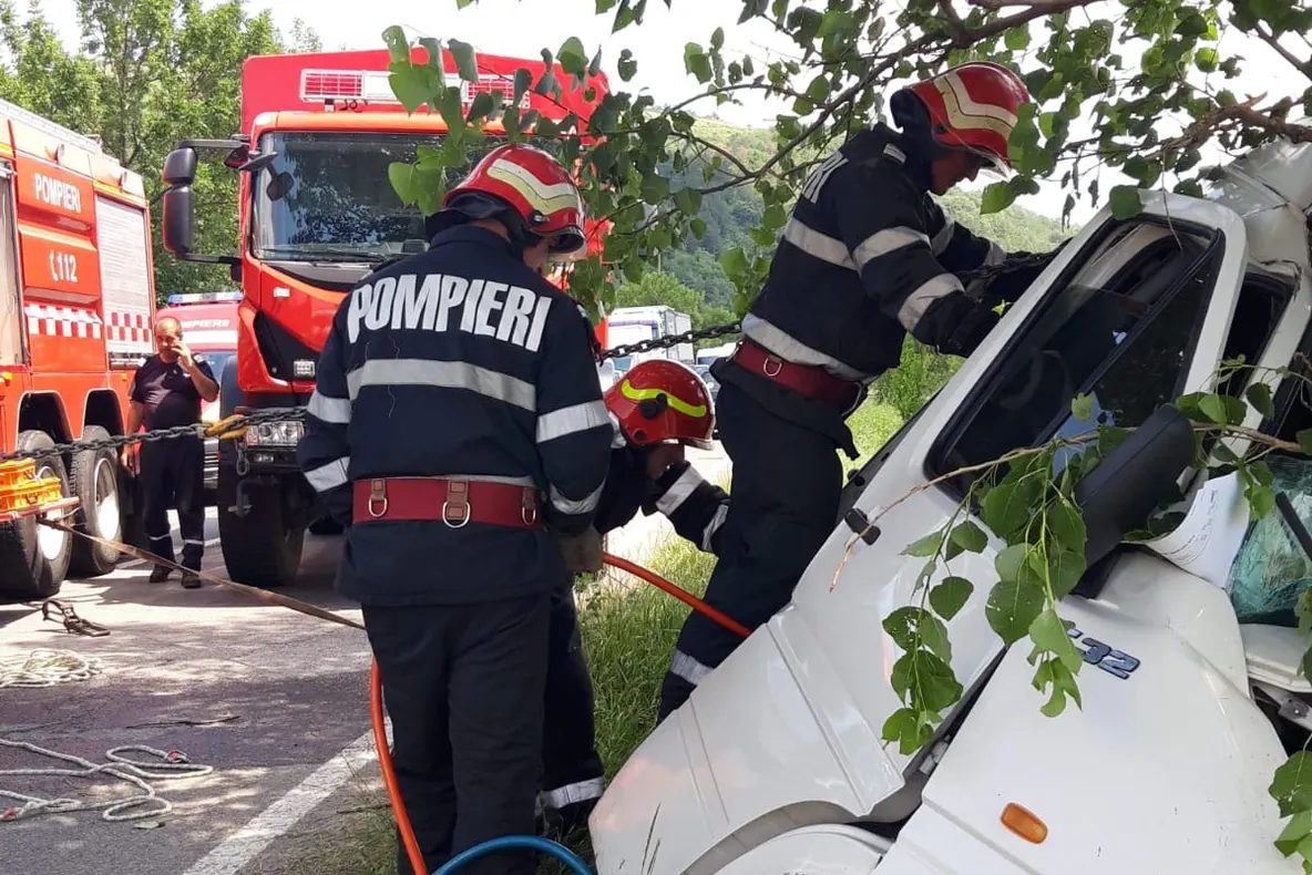 FOTO VIDEO| Cinci victime în urma unui  grav accident la ieșirea din Ovidiu