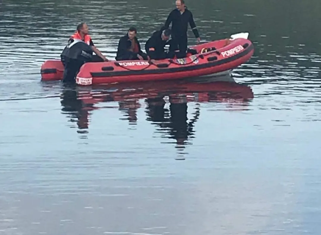 FOTO| Bărbat dispărut în Dunăre, căutat cu scafandri