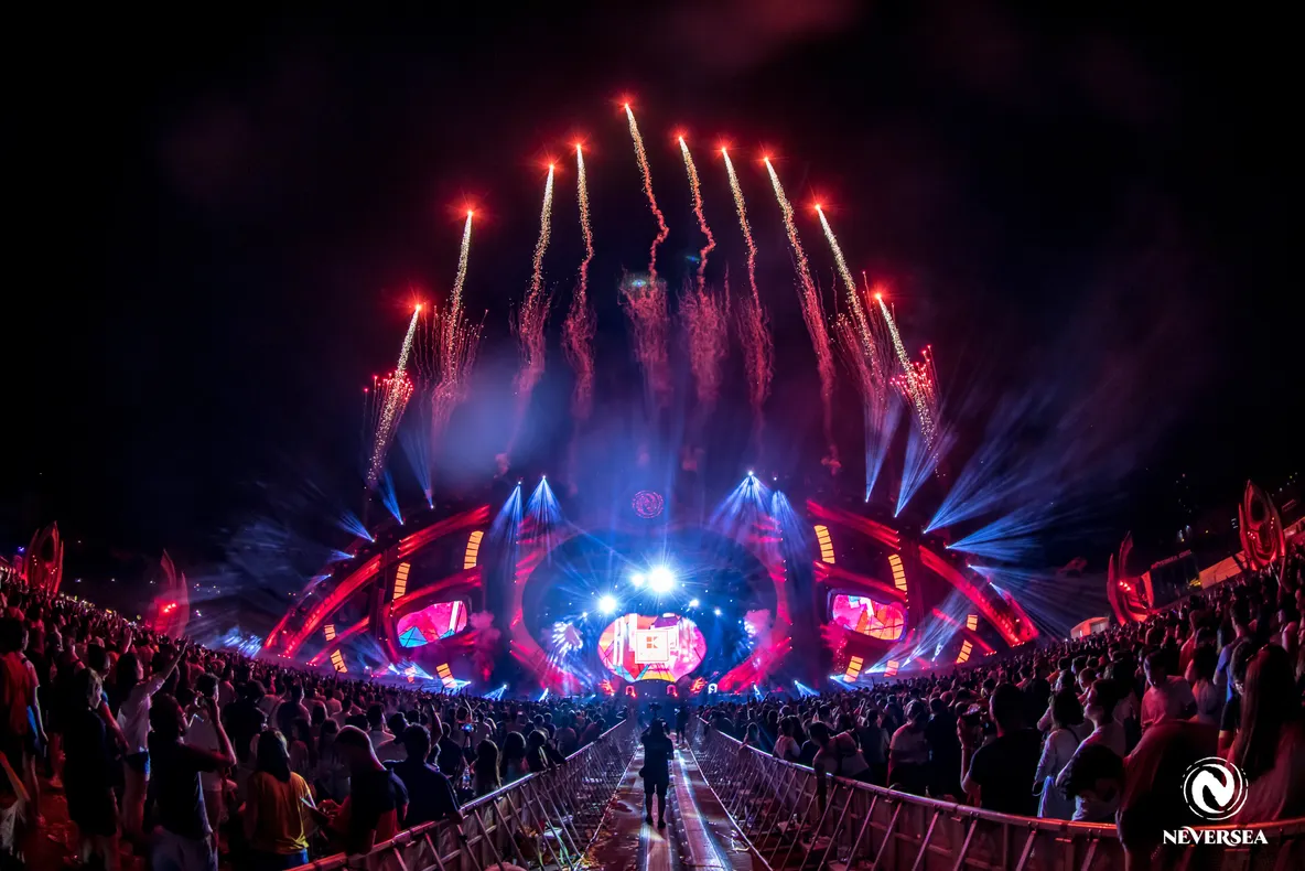 FOTO VIDEO|  AFROJACK și Sean Paul show-uri incredibile în cea de-a doua zi la Neversea