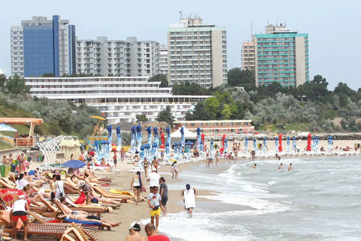 Pericol pe litoral pentru turiști! Amenzi de sute de mii de lei și unități alimentare închise