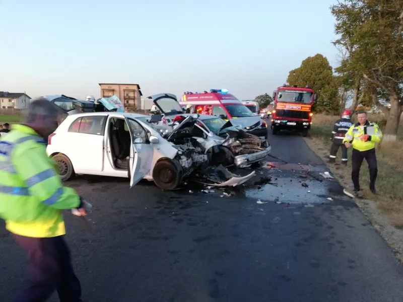 FOTO| Accident cu opt victime. Fetiță de 10 ani în comă