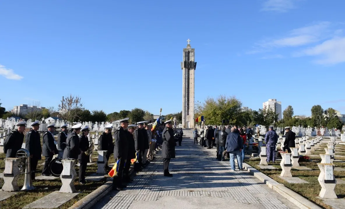 Marinarii militari prezenți, vineri, la Ziua Armatei României