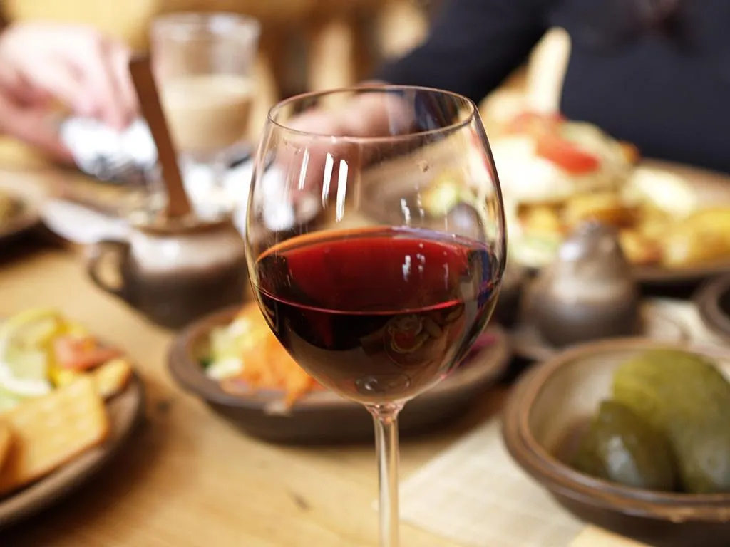 Vinuri alese şi preparate tradiționale delicioase la “Festivalul Gastronomiei si Vinului Românesc”