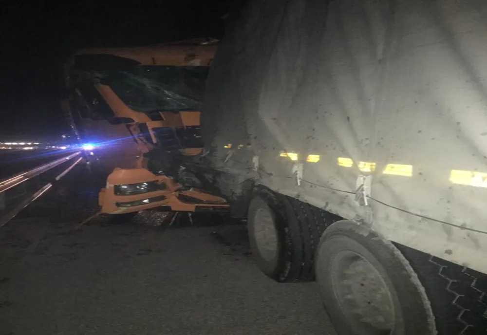 FOTO VIDEO| Accident grav pe A4 între două tiruri. Traficul rutier este blocat
