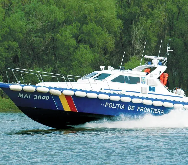 Pescar salvat dintr-un canal din Delta Dunării, de polițiștii de frontieră
