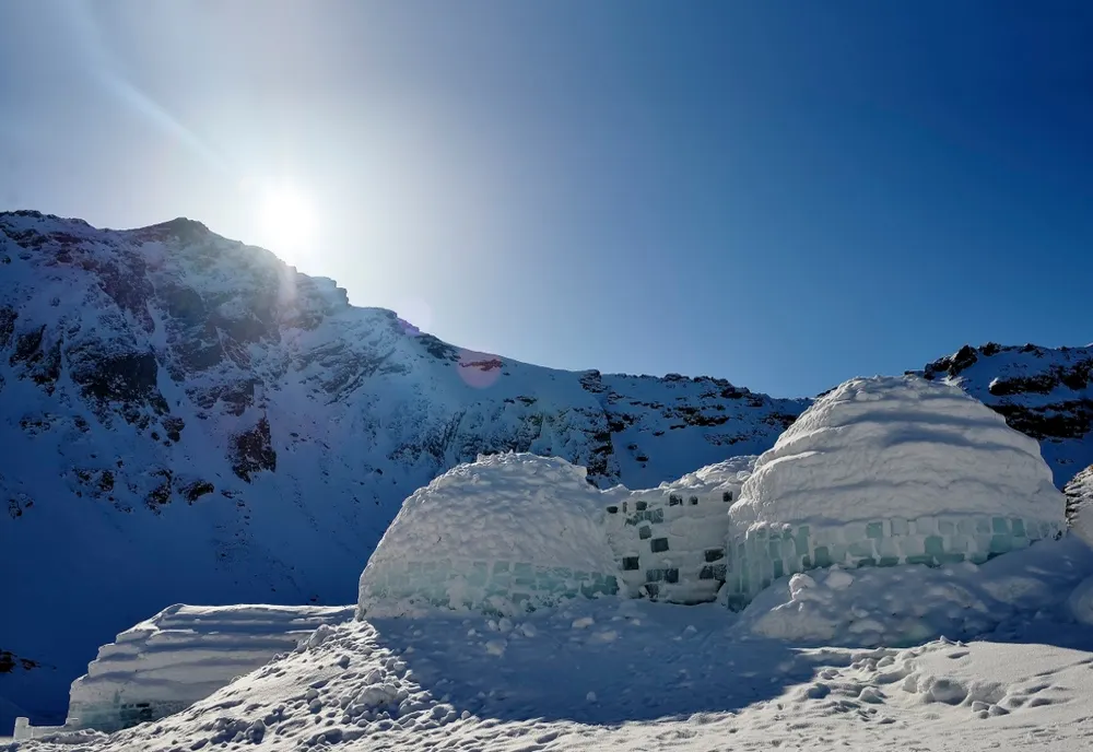 În această iarnă, Igloo Village va lua locul Hotelului de Gheaţă de la Bâlea Lac