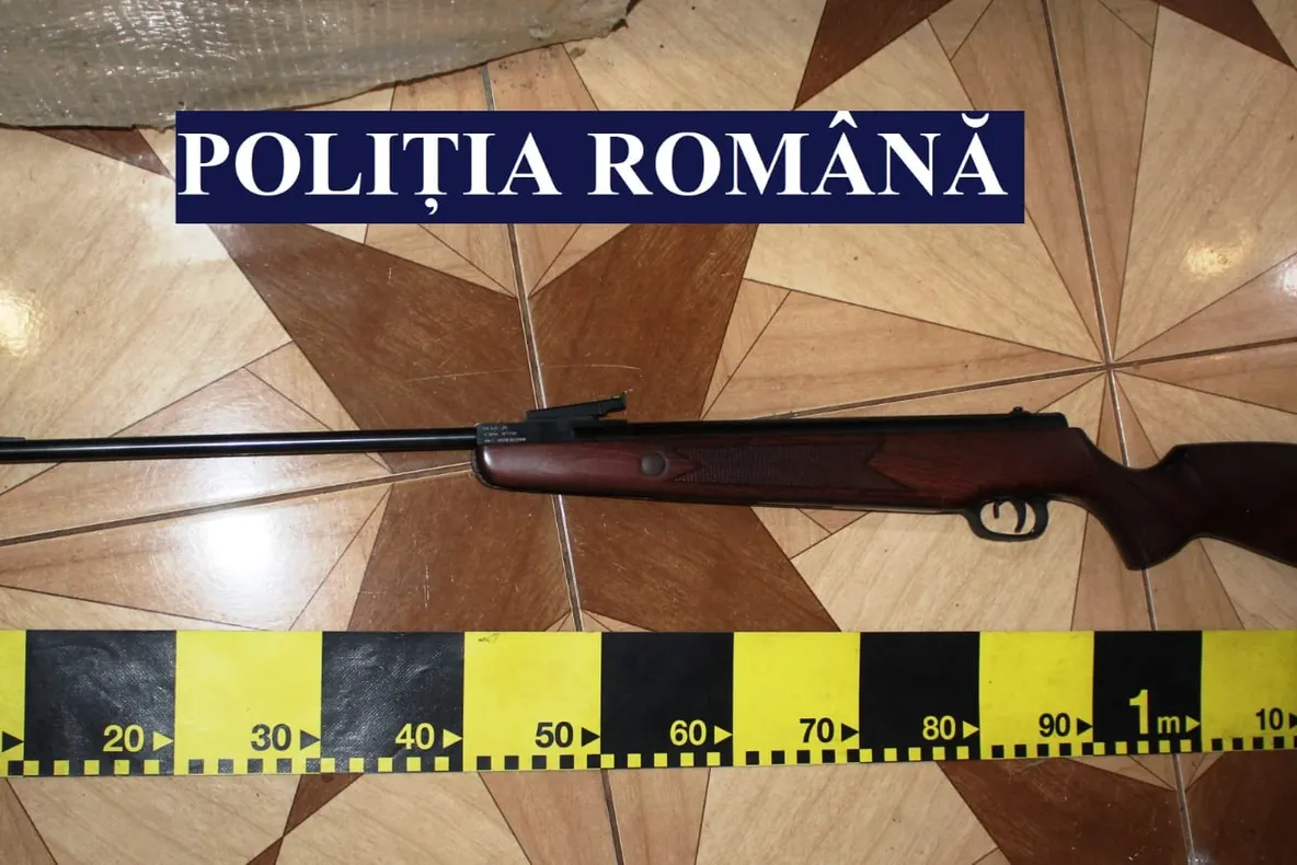 Armă cu aer comprimat, descoperită de polițiști la Cernavodă