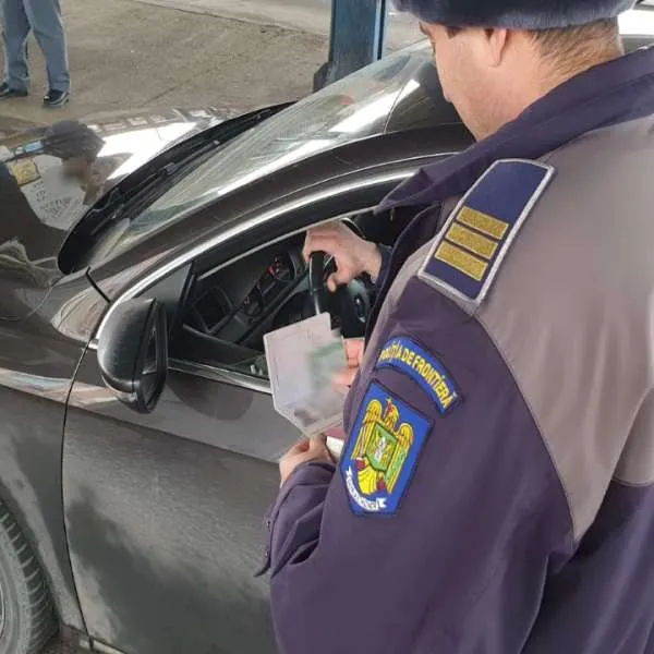 Permis de conducere fals depistat la controlul de frontieră