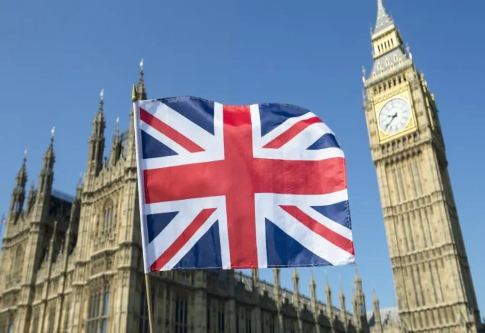 Carantină obligatorie începând de azi pentru toate persoanele care sosesc în Marea Britanie