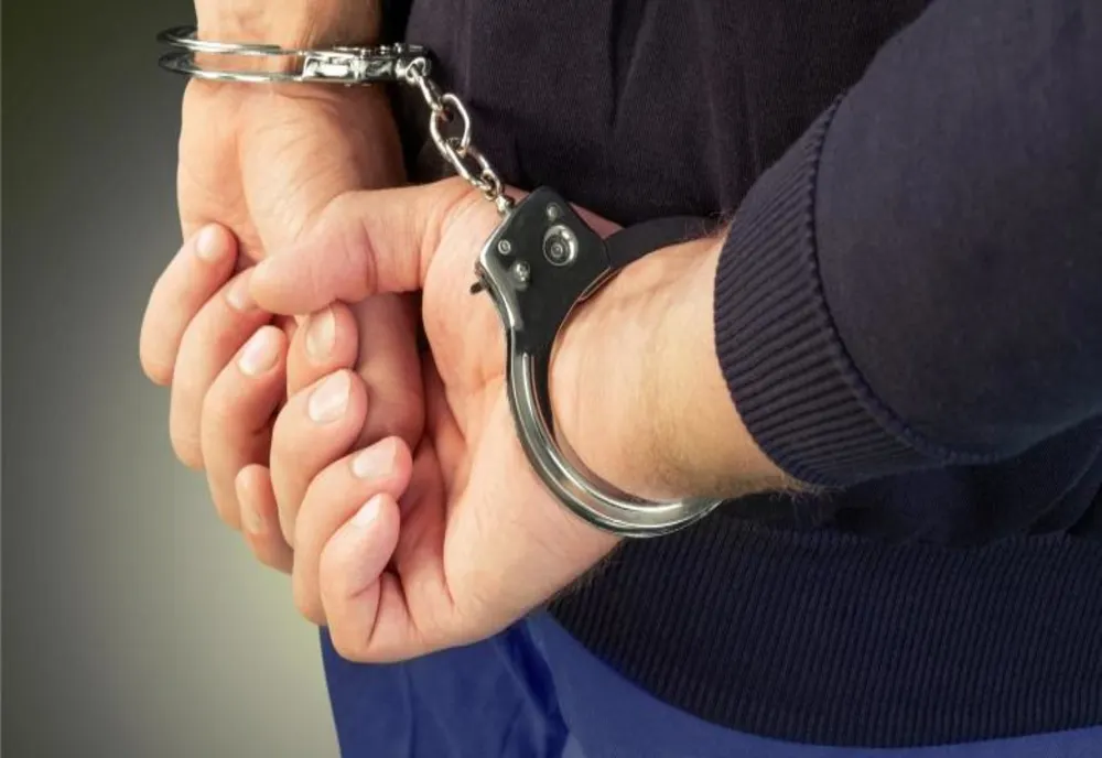 Profesor din Giurgiu, reținut pentru pornografie infantilă și act sexual cu un minor