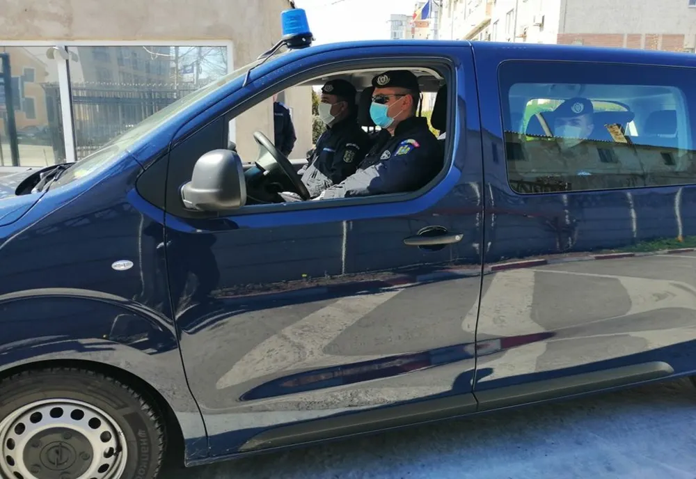 Bărbat înarmat cu un cuțit, prins de jandarmi în Mamaia. „Să mă apăr de cei răi”