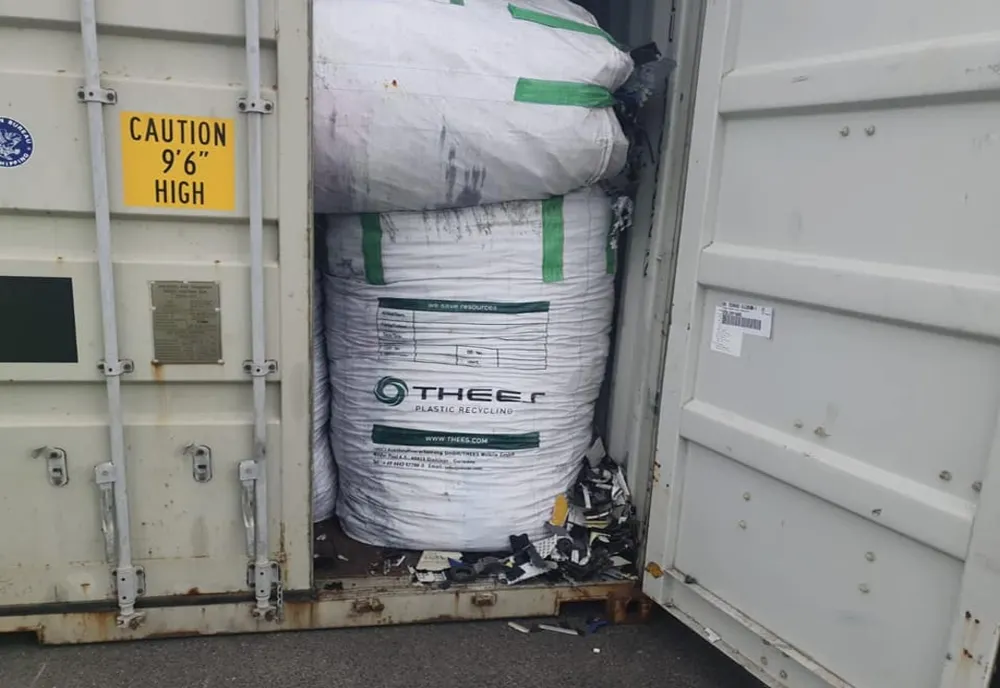 FOTO Containere cu deşeuri sosite din Germania, depistate în Portul Constanţa Sud Agigea