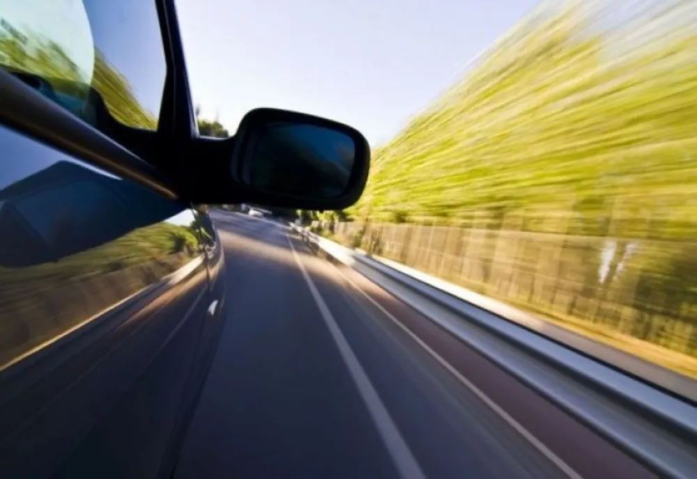 Razie în trafic pentru depistarea vitezomanilor. Peste 100 de permise reținute