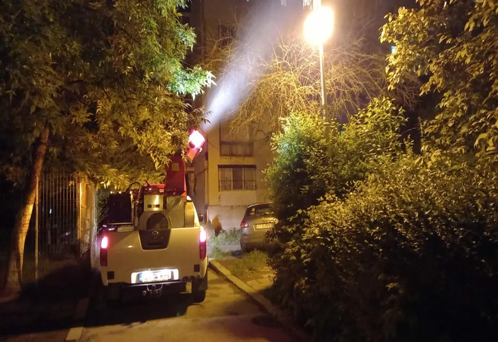 A început  stropirea copacilor împotriva dăunătorilor la Constanța