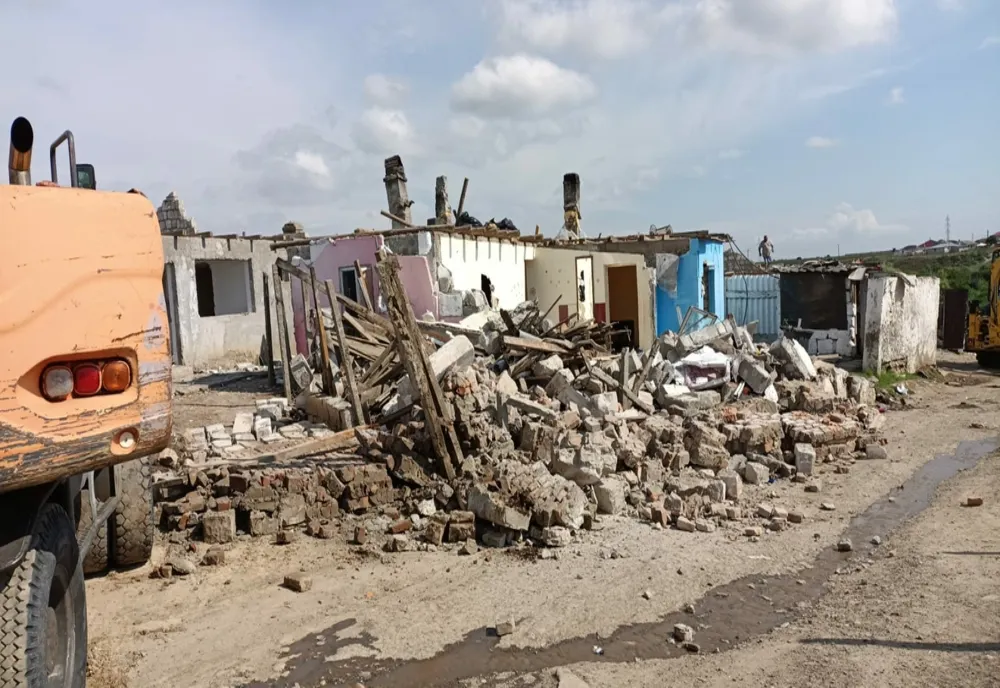 Imobile construite ilegal, demolate la Mangalia