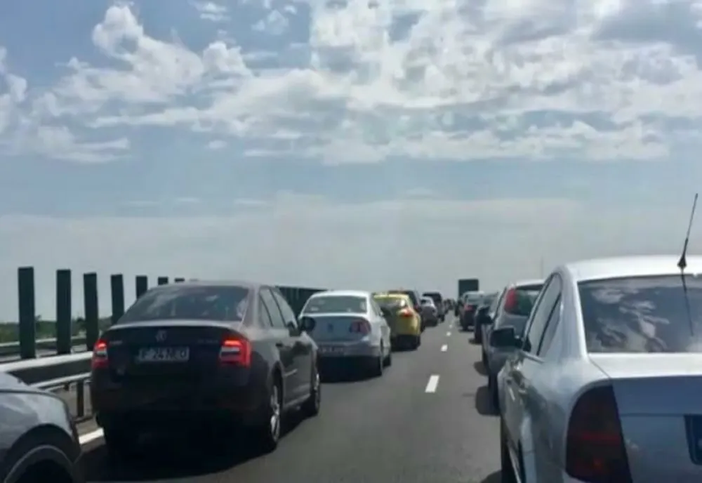 Trafic intens spre litoral pe Autostrada Soarelui. Rute alternative