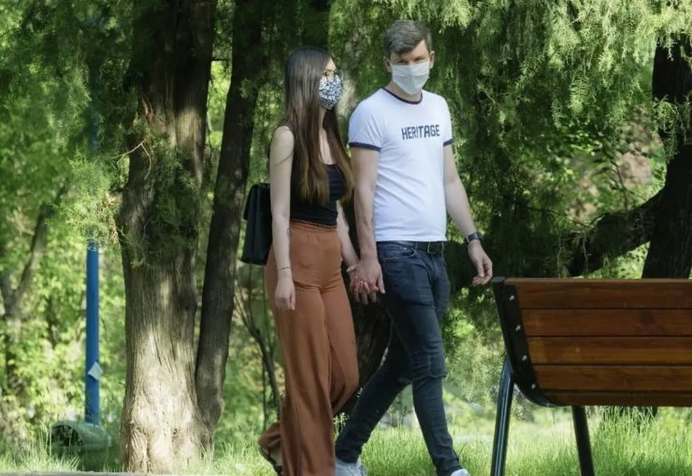 Masca devine obligatorie în spații publice deschise din municipiul Mangalia și comuna Mihai Viteazu