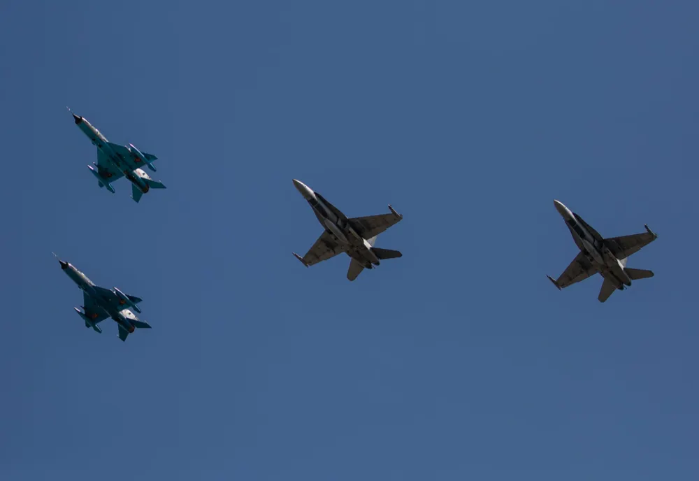 Avioanele militare românești vor zbura cu carburant de la Petromidia