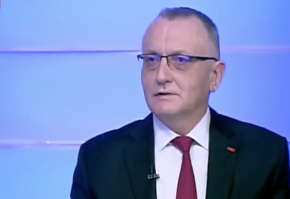 Sorin Cîmpeanu, un pas înapoi în scandalul tăierii burselor de merit în 2022 - Anunț despre REVIZUIREA criteriilor