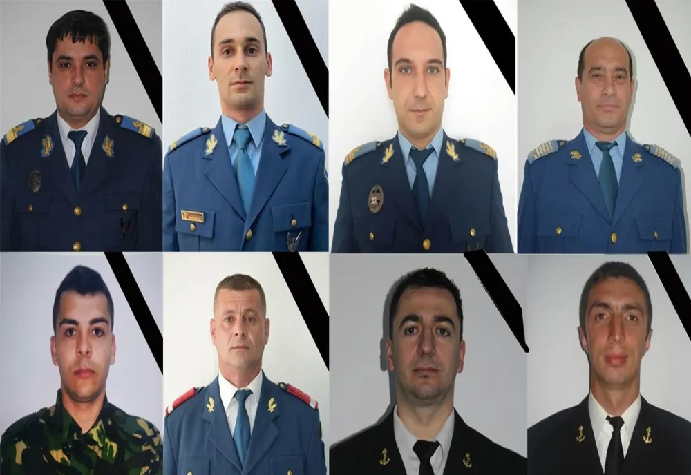 Ceremonii de înmormântare pentru militarii care au căzut la datorie în accidentele aviatice din Constanța