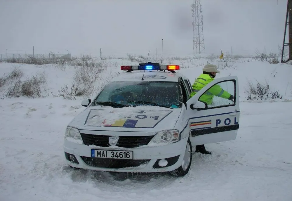 Autocamion răsturnat pe DN 38. Trafic blocat spre Vama Negru Vodă 