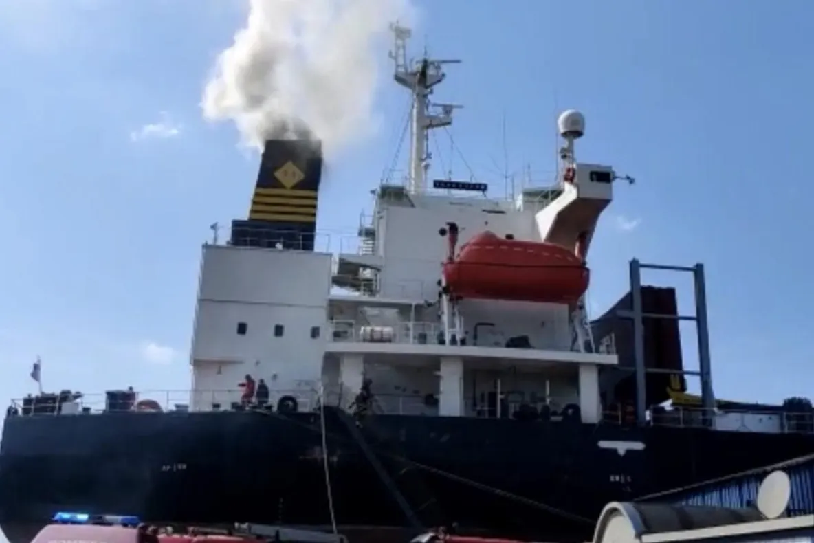 Incendiu la bordul unei nave în Portul Midia