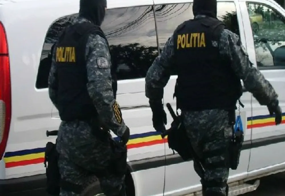 Reținuți pentru tentativă la furt calificat