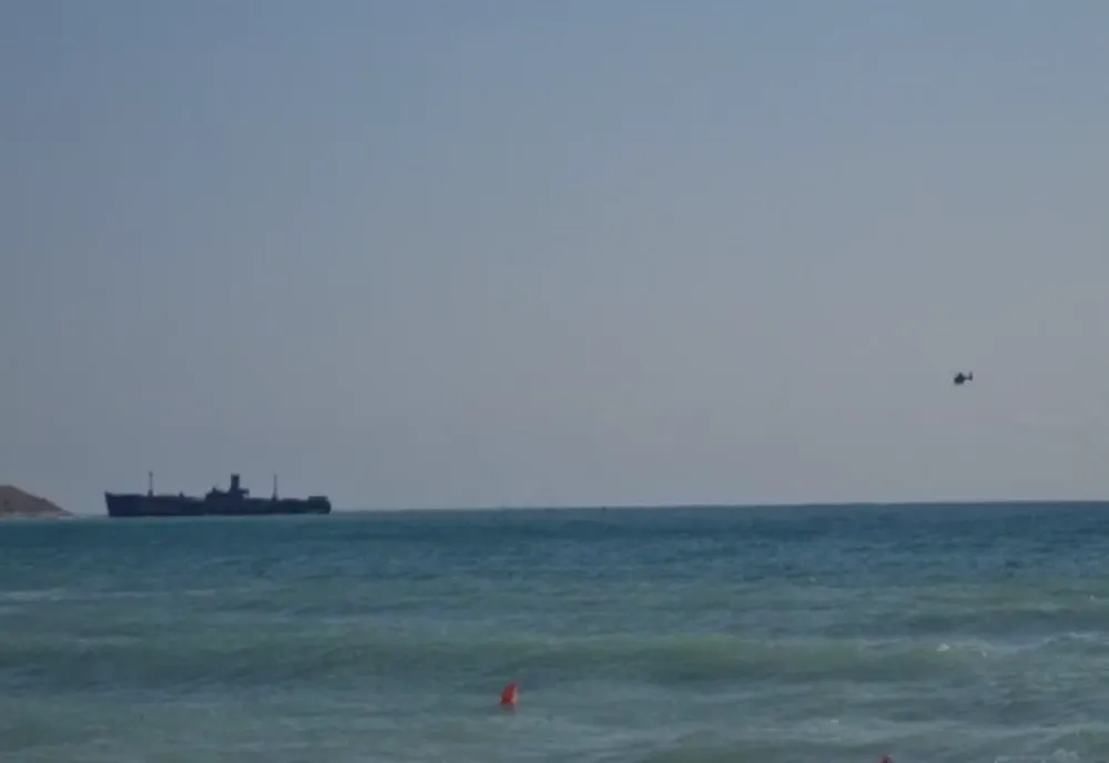 Costinești. Turistii dispăruți în valuri,căutați cu elicopterul VIDEO