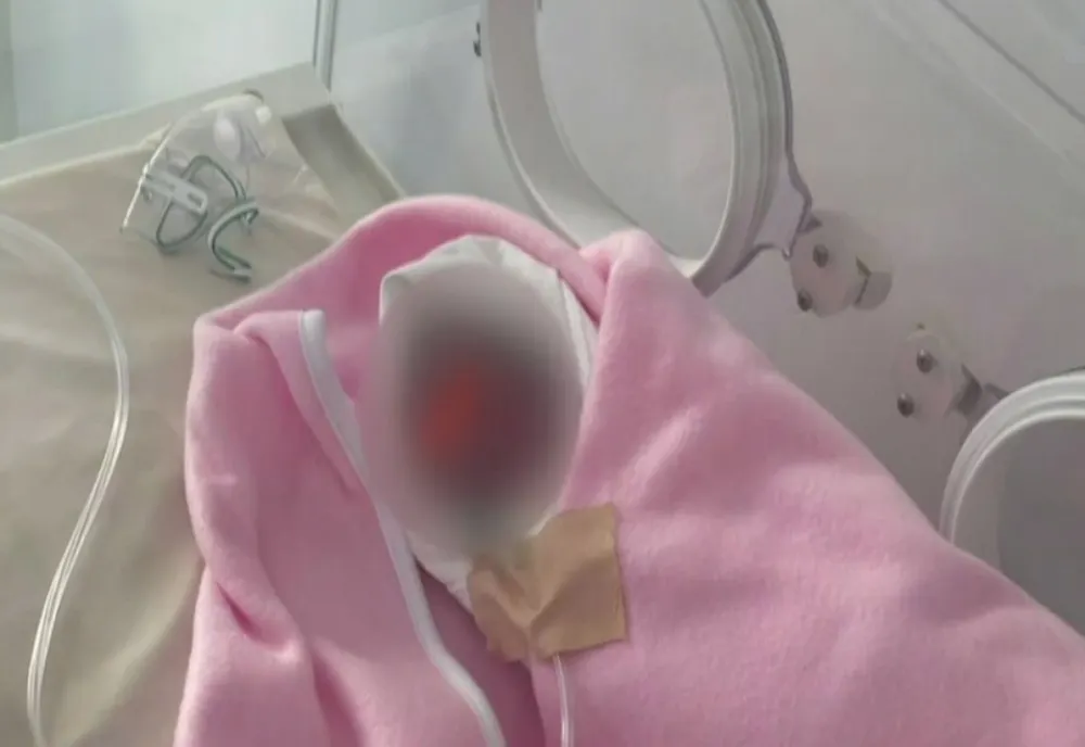 Un bebeluș de doar 500 de grame s-a născut la Spitalul Hârșova. Medicii sunt încrezători în șansele micuțului