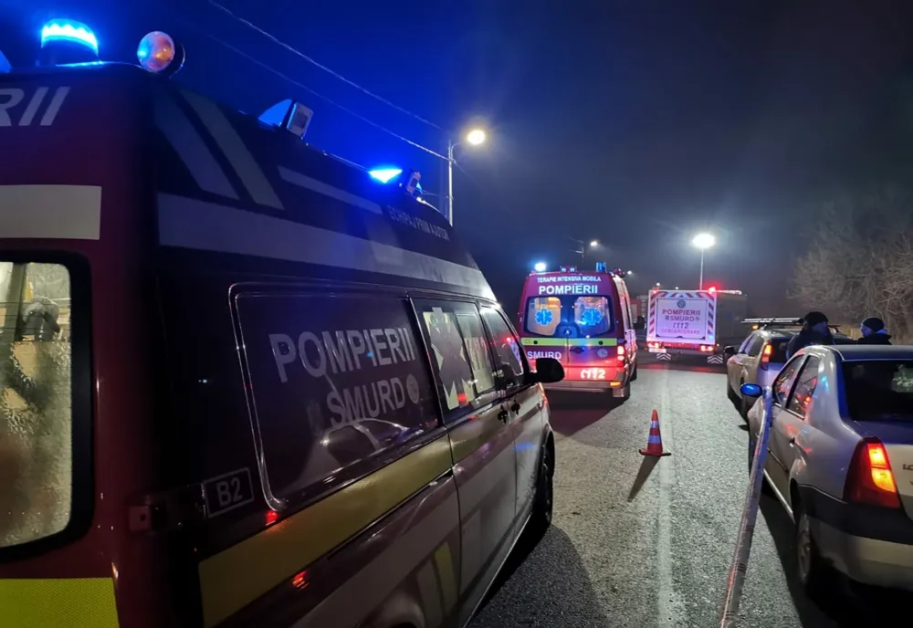 Impact violent între un microbuz și o autoutilitară: O persoană a murit