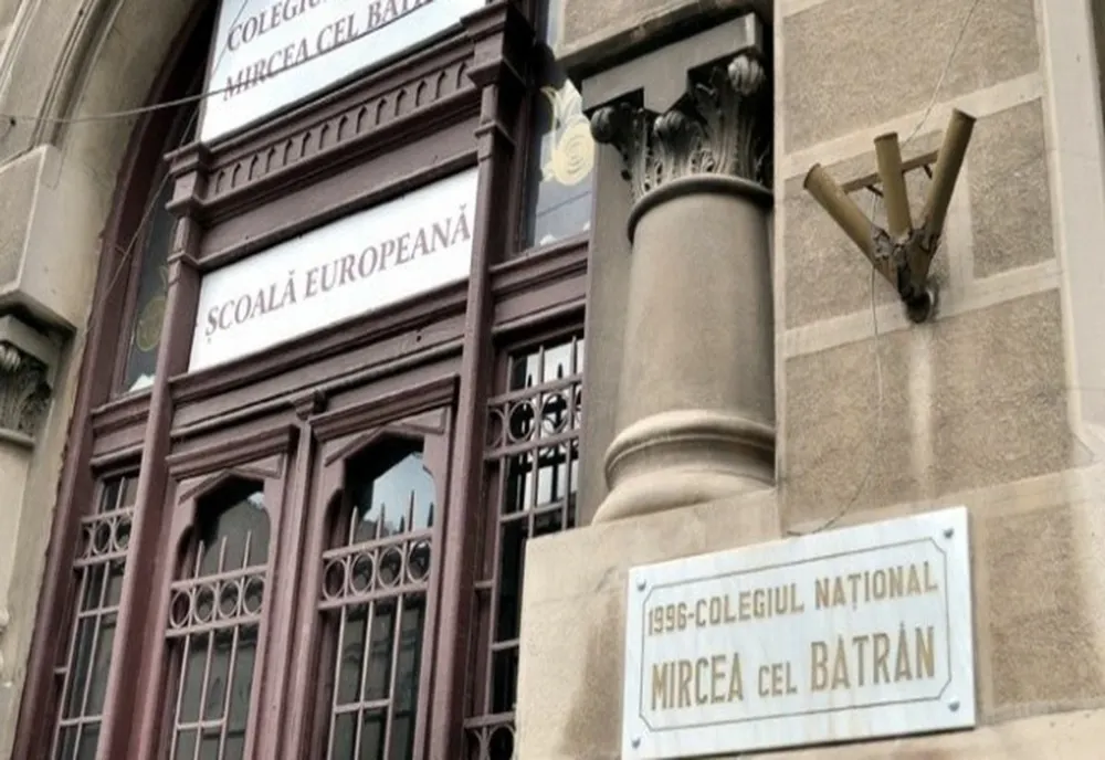 Dosar penal după o bătaie în colegiu între eleve de 16 și 17 ani