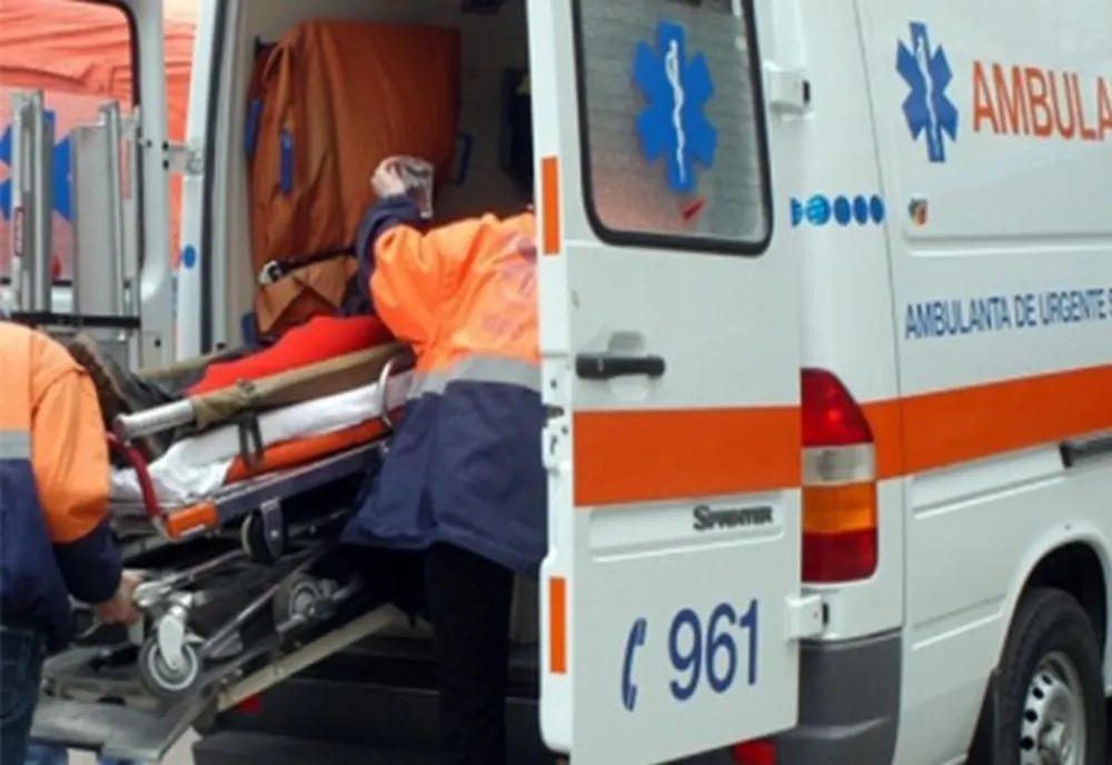 Pieton spulberat de o mașină pe DN2A