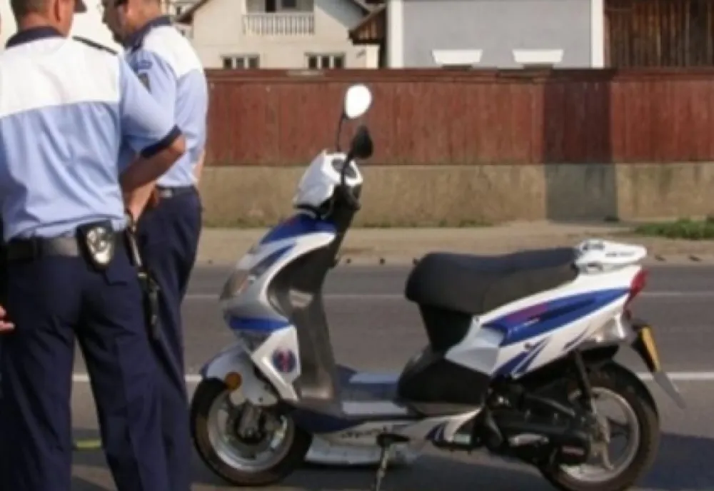 „Campion” la alcoolemie. Băut și fără permis, „călare” pe un moped "împrumutat"