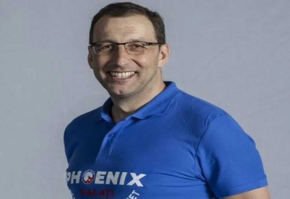 Antrenor mort după ce a făcut stop cardio-respirator în timpul unui meci de baschet