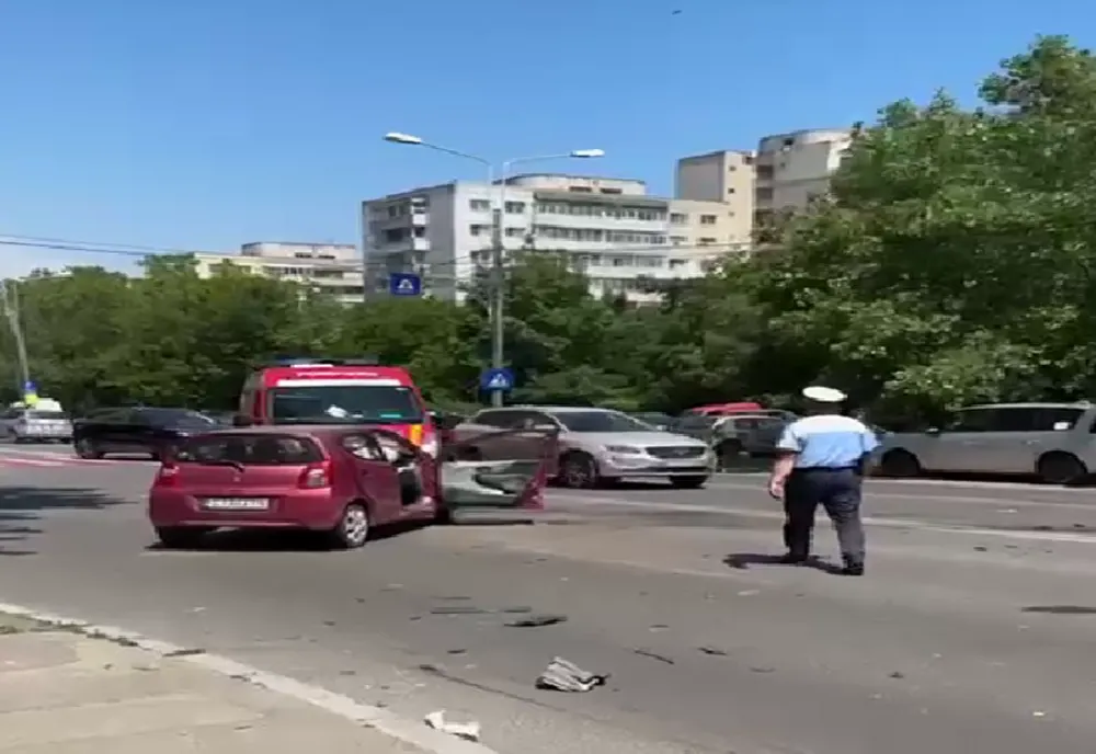 Accident grav pe bulevardul Tomis. Patru victime dintre care una încarcerată