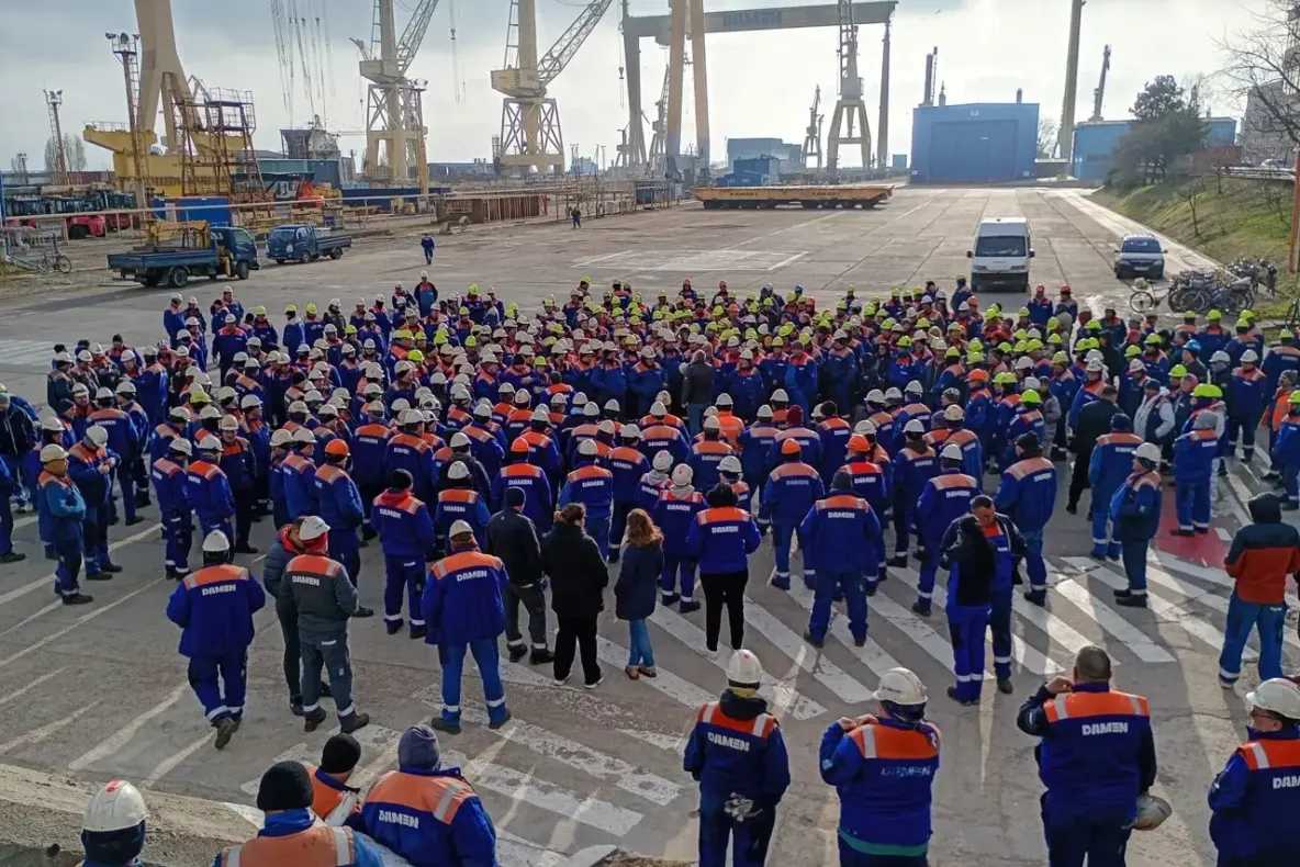 Protest spontan la Șantierul Naval Mangalia. Angajații nu și-au primit salariile de trei luni