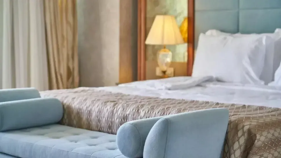 Schimbări importante în turismul românesc: reguli noi pentru hoteluri, pensiuni și agenții de turism
