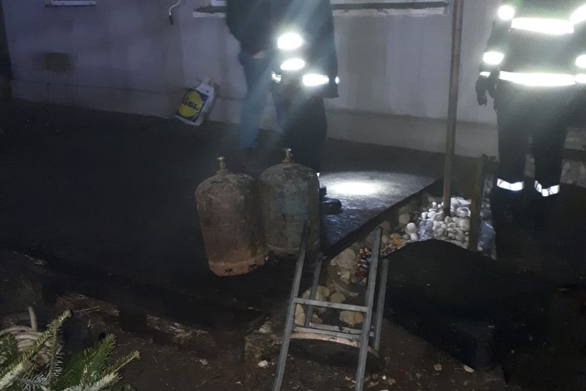 FOTO VIDEO| Incendiu puternic la Techirghiol