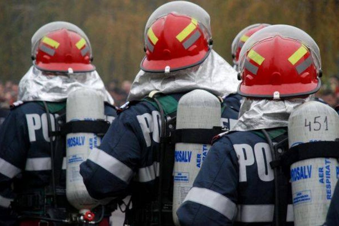 Incendiu de amploare pe strada Vârful cu Dor