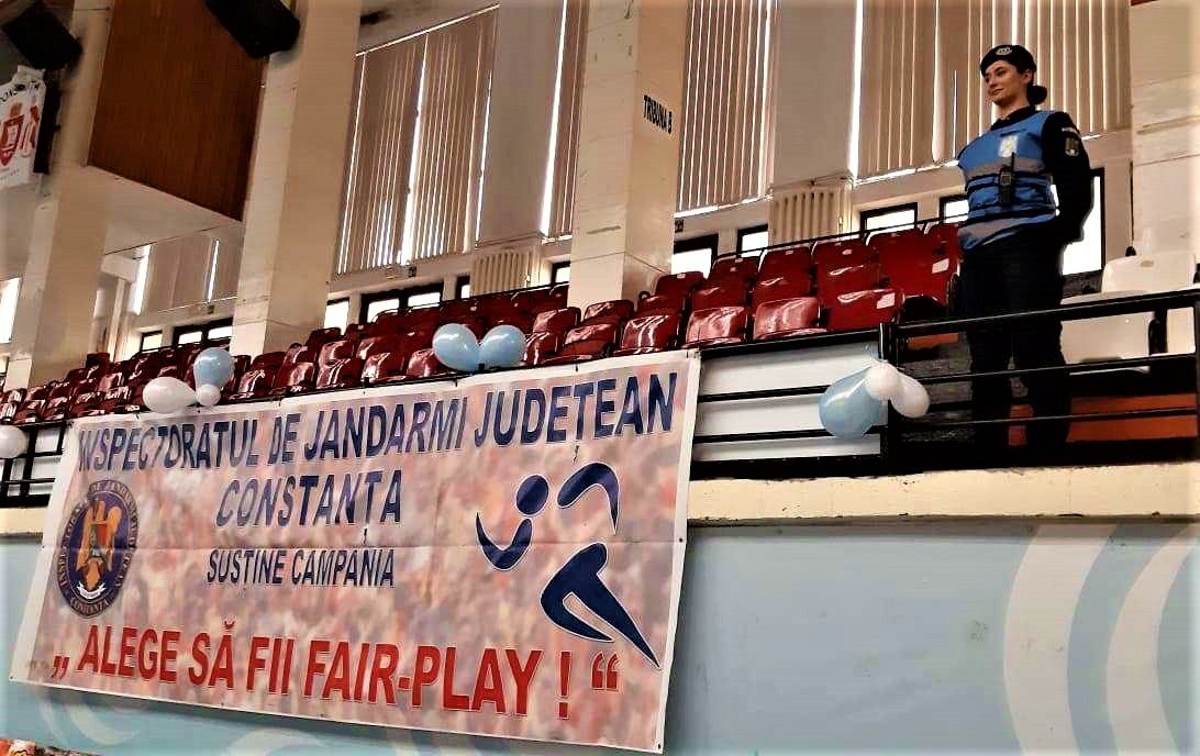 Jandarmii constănțeni, prezenți în mijlocul comunității pentru asigurarea ordinii publice