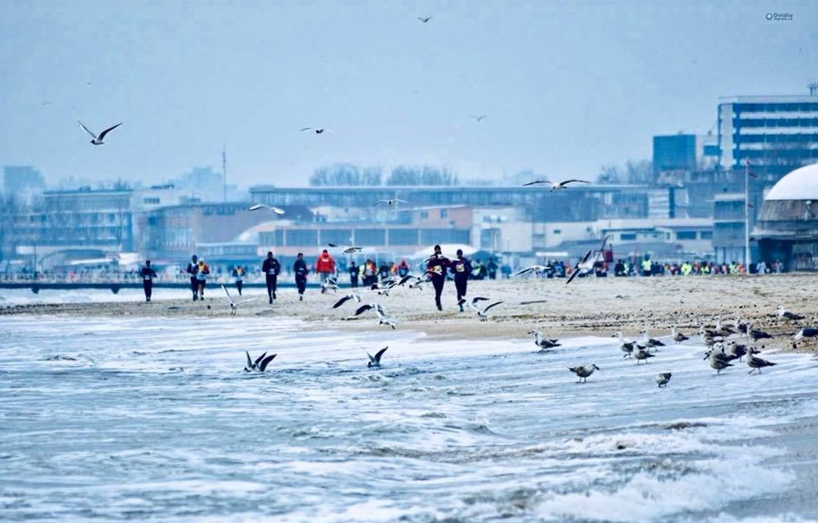 Maratonul Nisipului 2019. Părinţi şi copii aleargă pentru copiii bolnavi de cancer